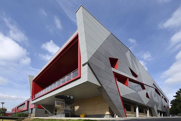 鋁單板廠家教你正確刷洗和維護幕墻鋁單板的方法