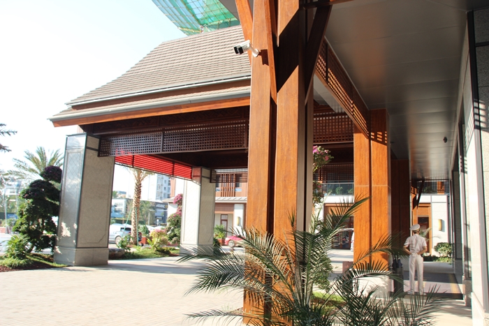 西雙版納春江明月高檔小區室外鋁單板裝飾項目