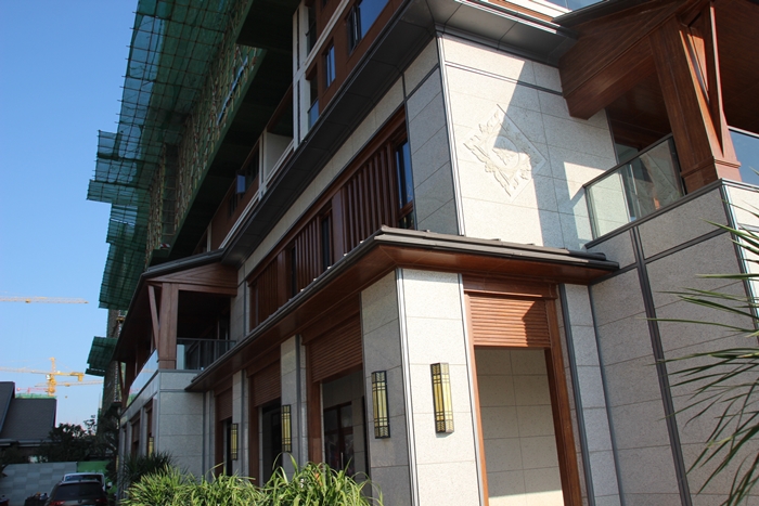 西雙版納春江明月高檔小區室外鋁單板裝飾項目