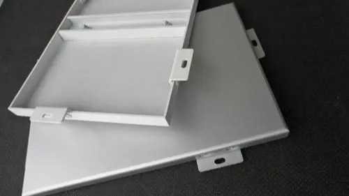 找云南鋁單板廠家是看中質(zhì)量還是價格